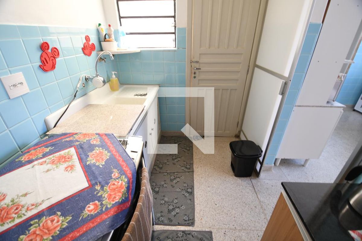 Casa à Venda - Guanabara, 4 Quartos,  260 m2 em , Campinas - sp | SoloBR