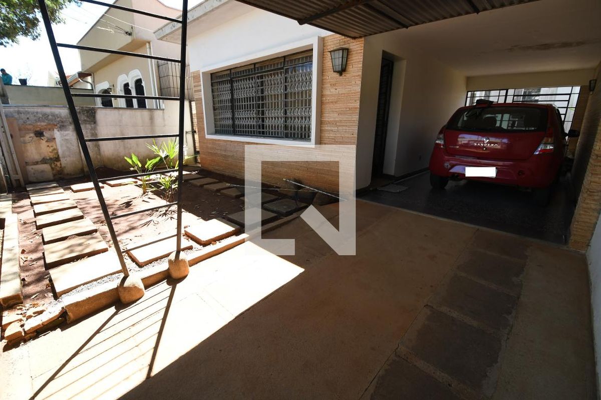 Casa à Venda - Guanabara, 4 Quartos,  260 m2 em , Campinas - sp | SoloBR