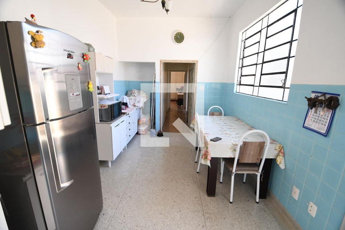 Casa à Venda - Guanabara, 4 Quartos,  260 m2 em , Campinas - sp | SoloBR