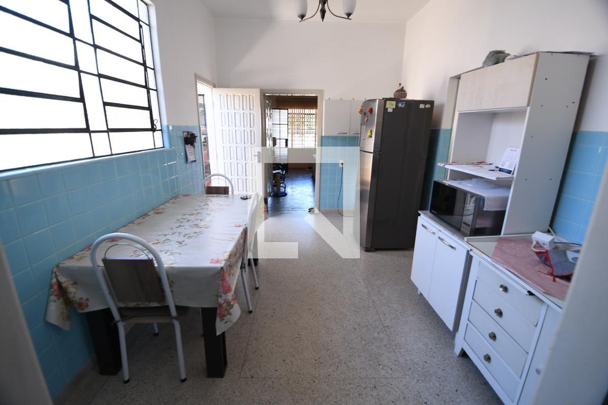 Casa à Venda - Guanabara, 4 Quartos,  260 m2 em , Campinas - sp | SoloBR