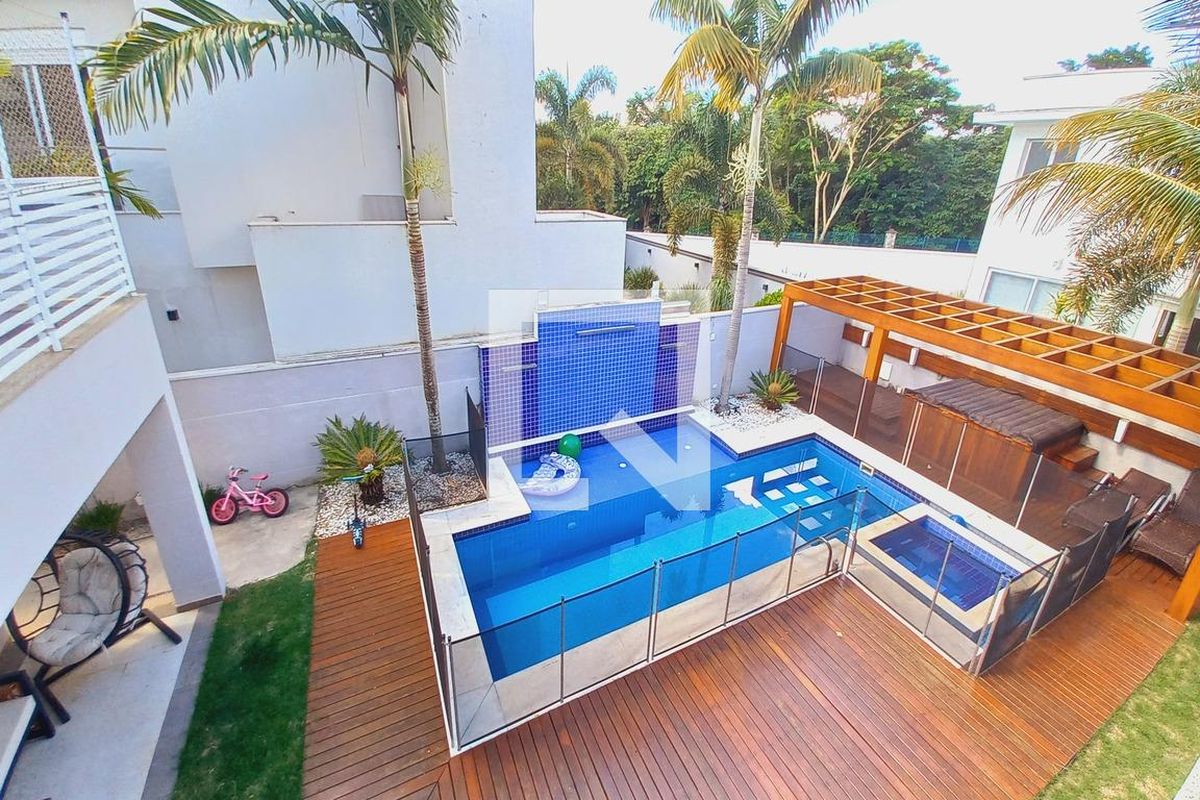 Casa à Venda - Swiss Park, 3 Quartos,  272 m2 em , Campinas - sp | SoloBR