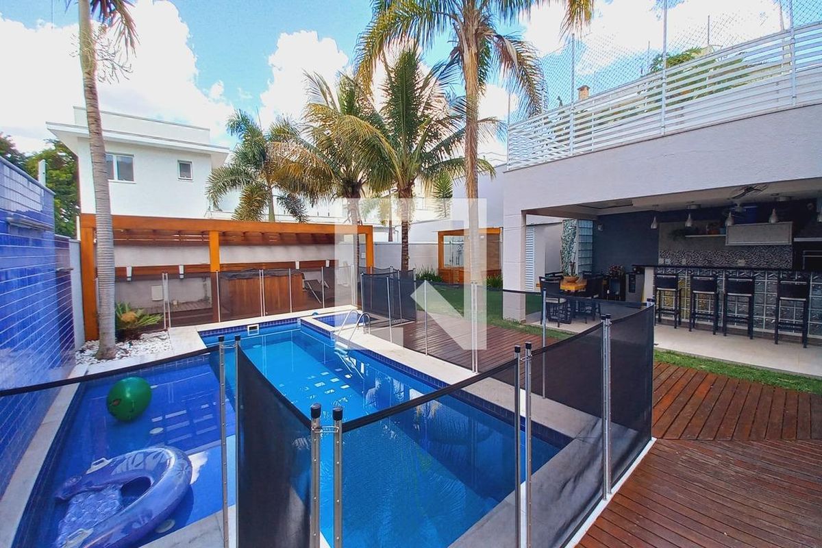 Casa à Venda - Swiss Park, 3 Quartos,  272 m2 em , Campinas - sp | SoloBR