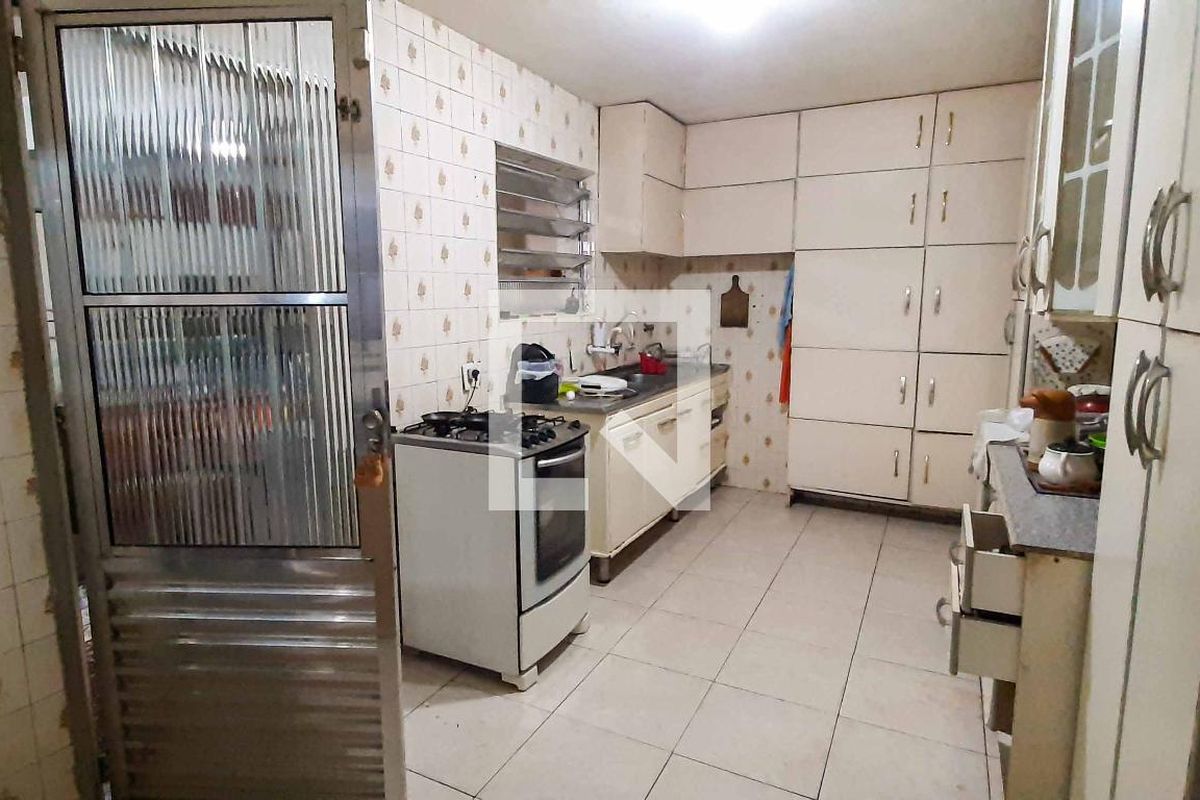Casa, 3 quartos, 240 m² - Foto 86