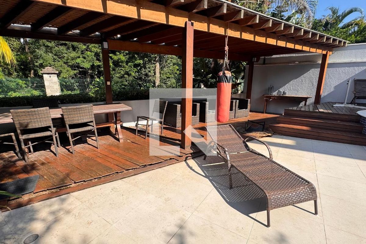 Casa à Venda - Swiss Park, 3 Quartos,  317 m2 em , Campinas - sp | SoloBR