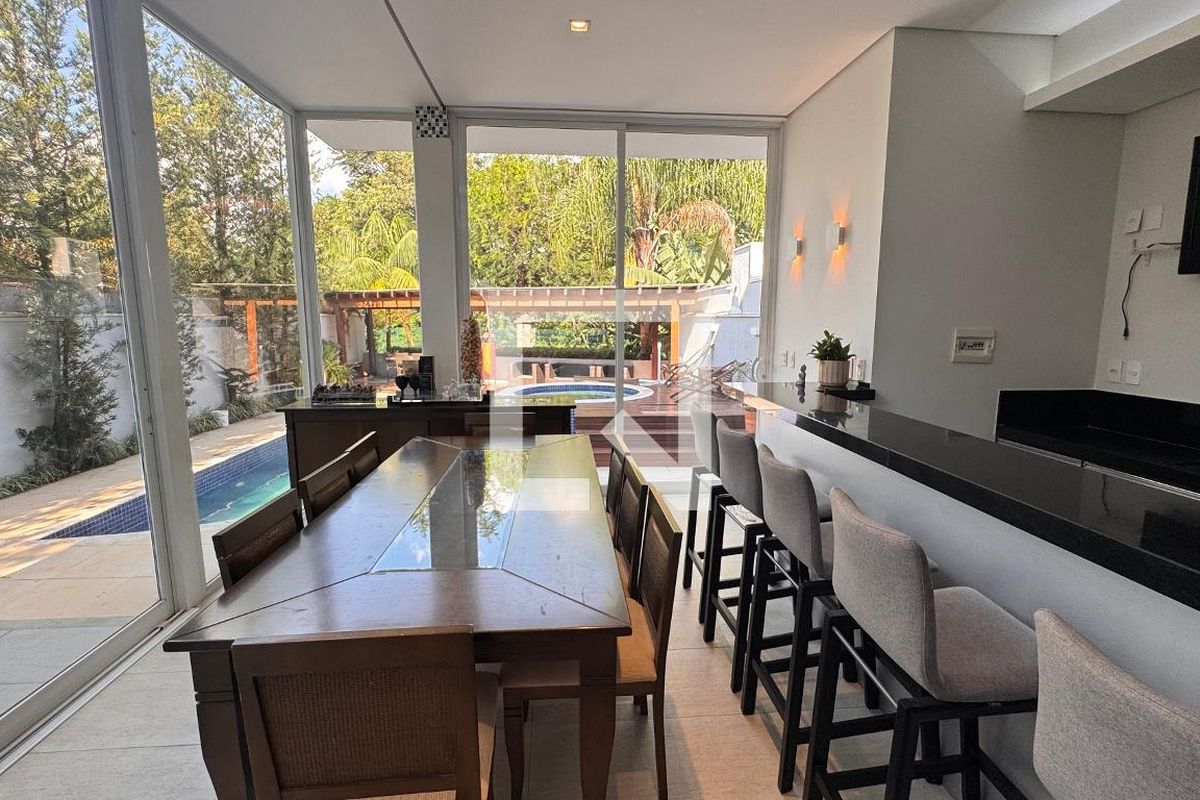 Casa à Venda - Swiss Park, 3 Quartos,  317 m2 em , Campinas - sp | SoloBR
