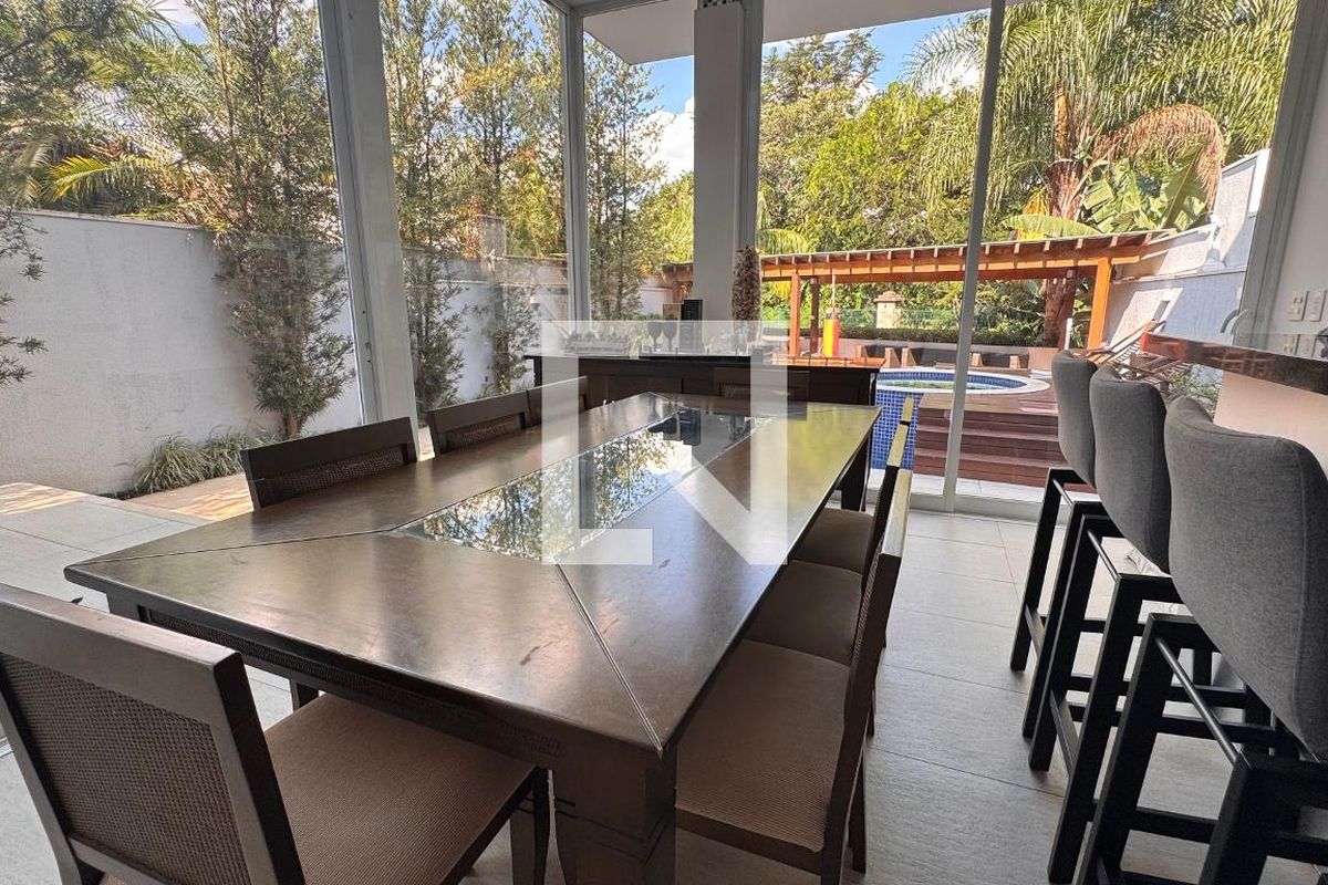 Casa à Venda - Swiss Park, 3 Quartos,  317 m2 em , Campinas - sp | SoloBR
