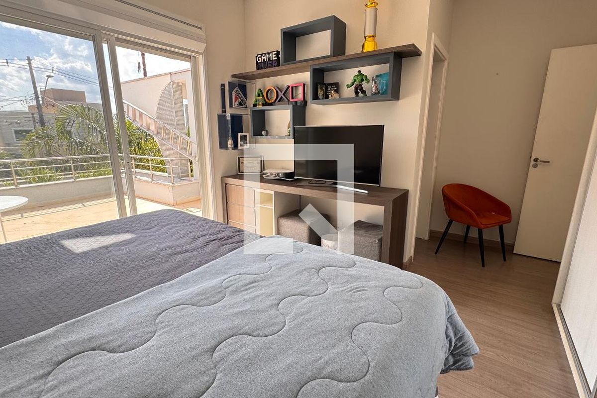 Casa à Venda - Swiss Park, 3 Quartos,  317 m2 em , Campinas - sp | SoloBR