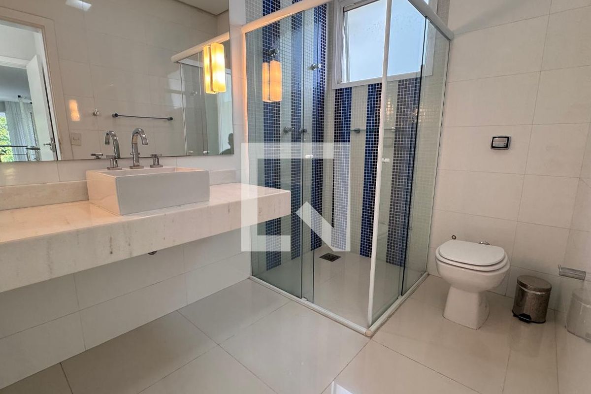 Casa à Venda - Swiss Park, 3 Quartos,  317 m2 em , Campinas - sp | SoloBR