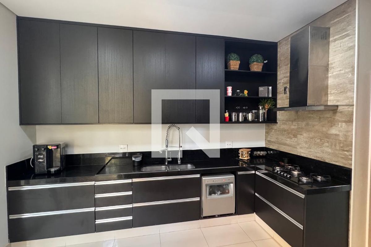 Casa à Venda - Swiss Park, 3 Quartos,  317 m2 em , Campinas - sp | SoloBR