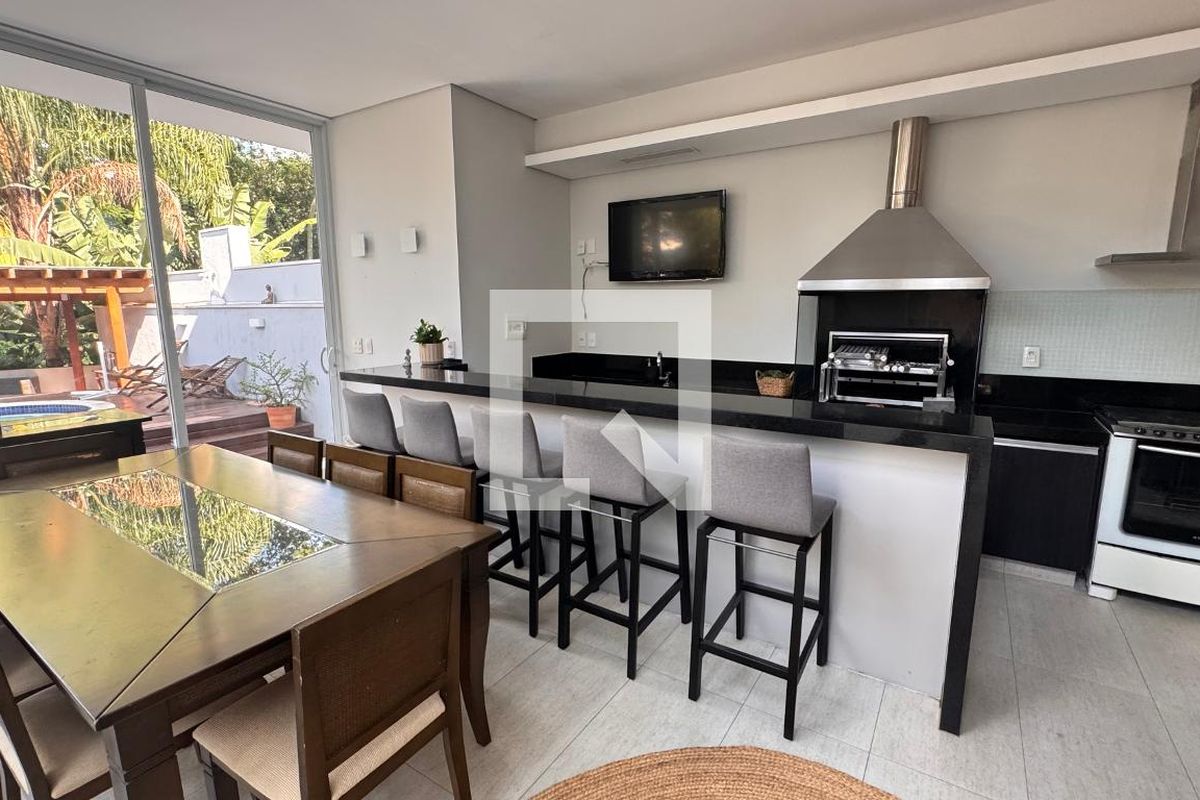 Casa à Venda - Swiss Park, 3 Quartos,  317 m2 em , Campinas - sp | SoloBR