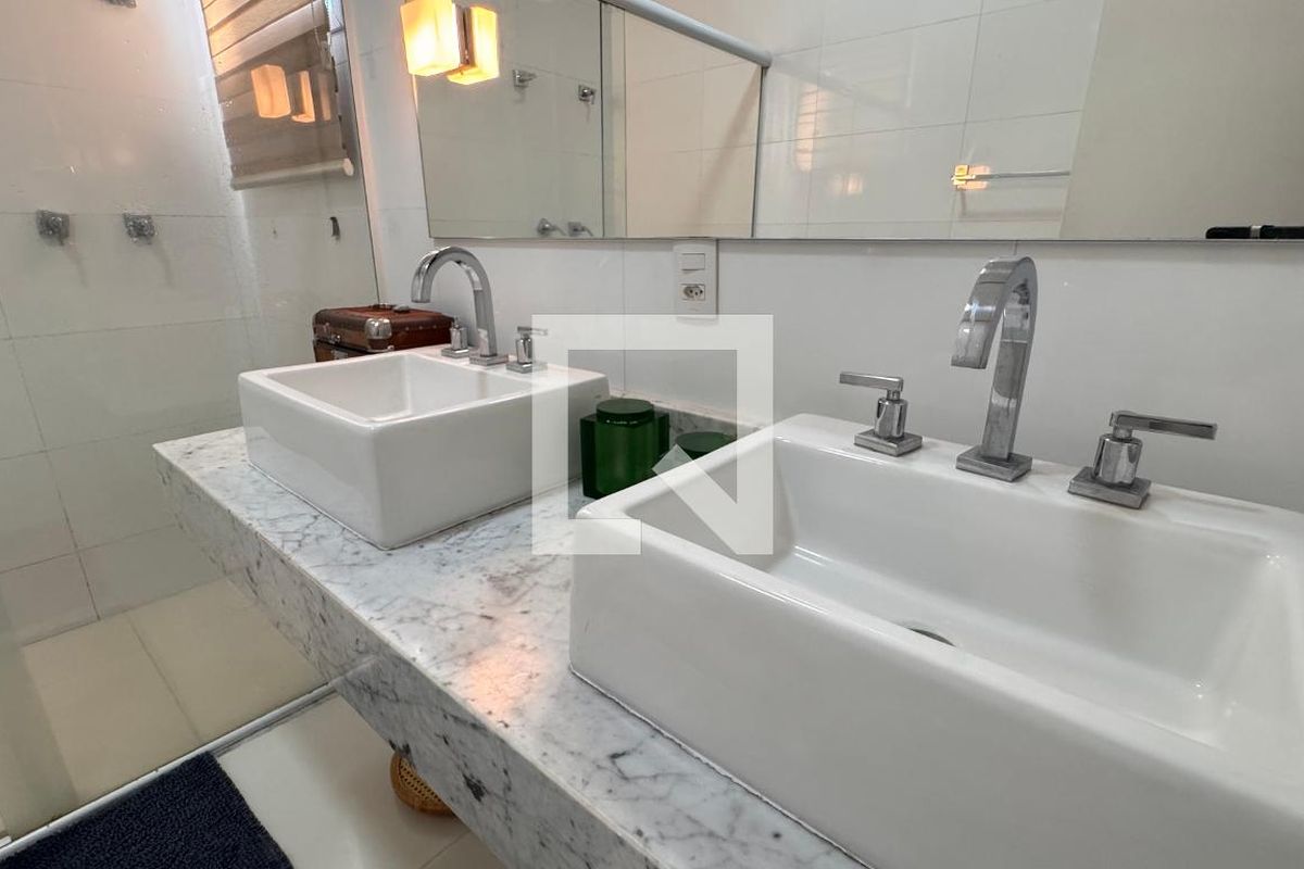Casa à Venda - Swiss Park, 3 Quartos,  317 m2 em , Campinas - sp | SoloBR