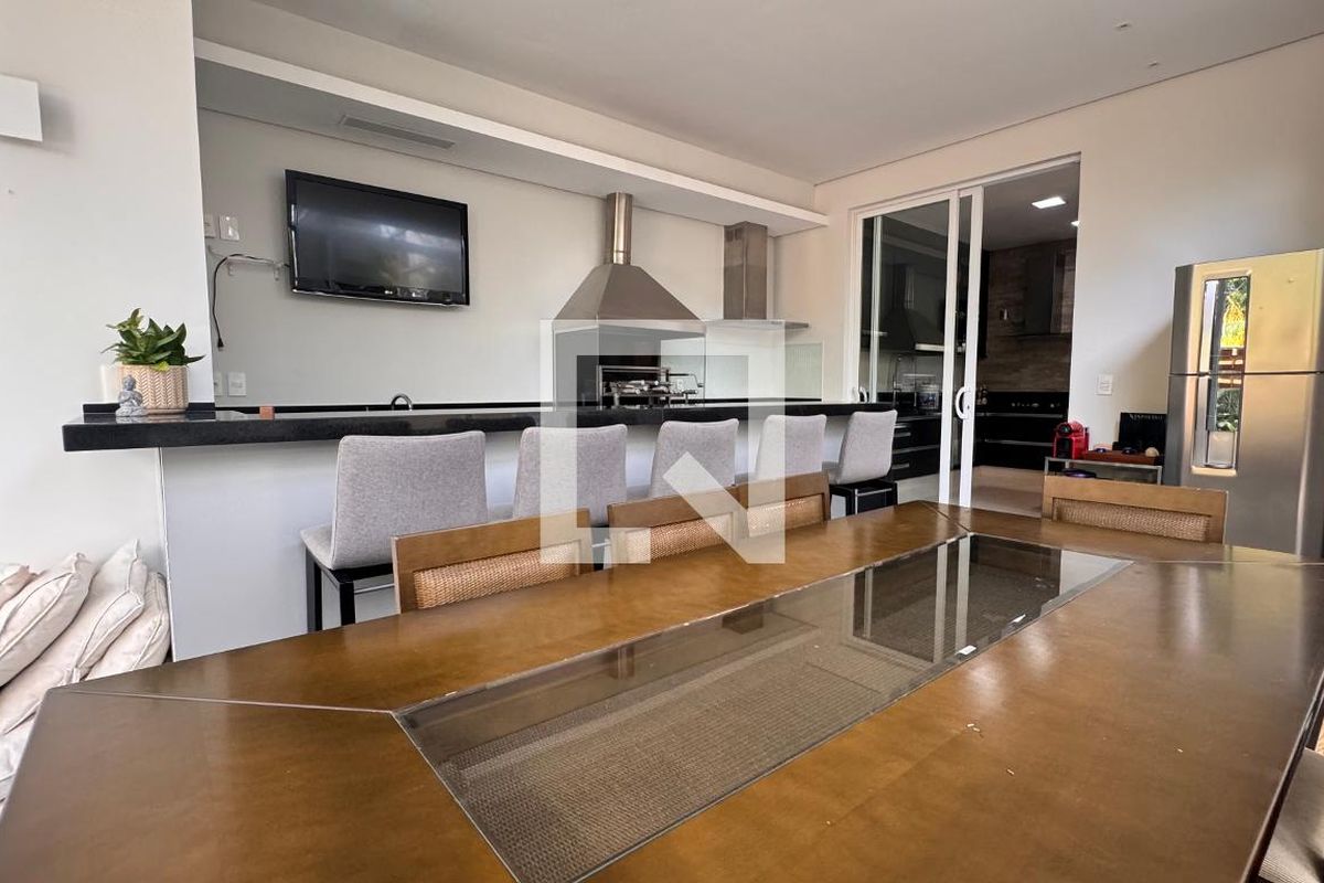Casa à Venda - Swiss Park, 3 Quartos,  317 m2 em , Campinas - sp | SoloBR
