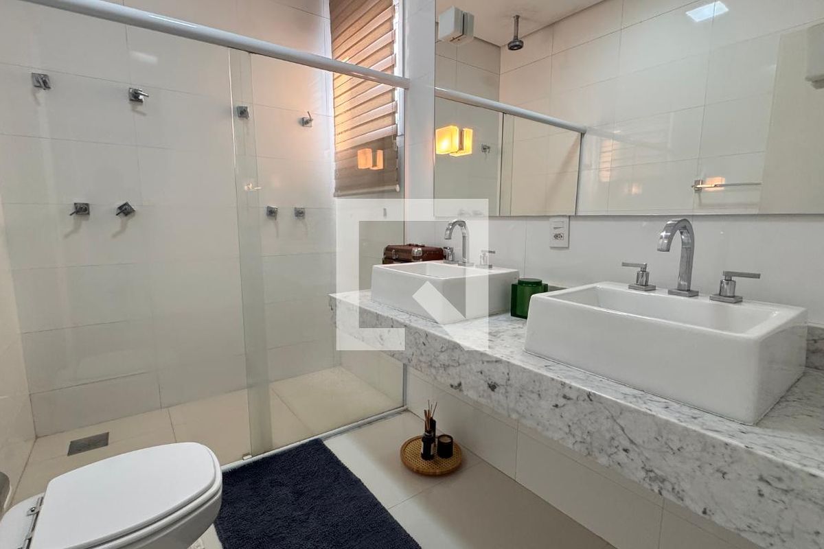 Casa à Venda - Swiss Park, 3 Quartos,  317 m2 em , Campinas - sp | SoloBR