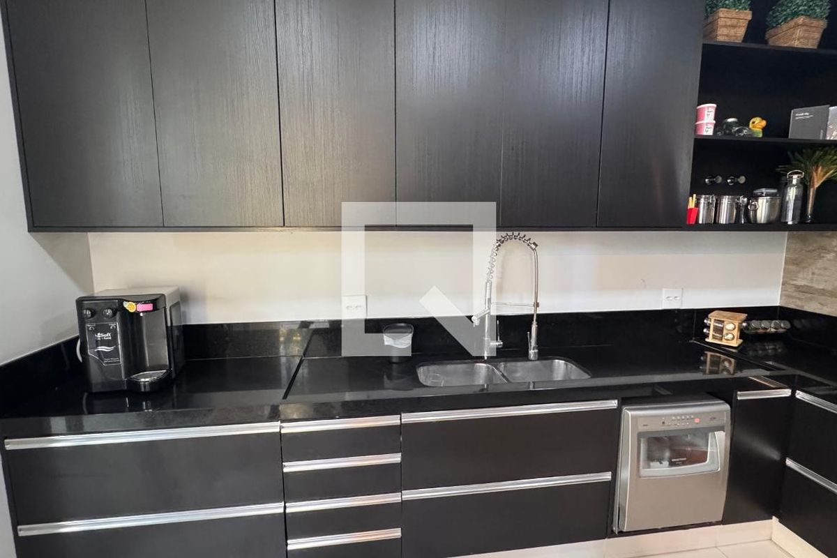 Casa à Venda - Swiss Park, 3 Quartos,  317 m2 em , Campinas - sp | SoloBR