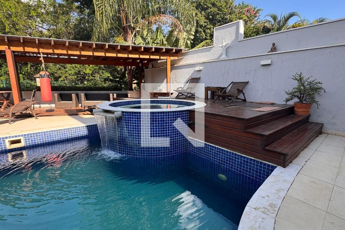 Casa à Venda - Swiss Park, 3 Quartos,  317 m2 em , Campinas - sp | SoloBR