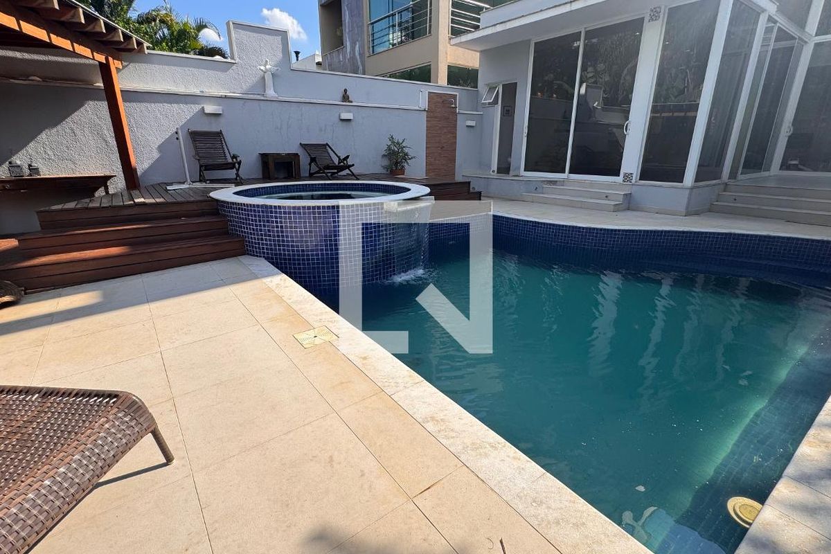 Casa à Venda - Swiss Park, 3 Quartos,  317 m2 em , Campinas - sp | SoloBR