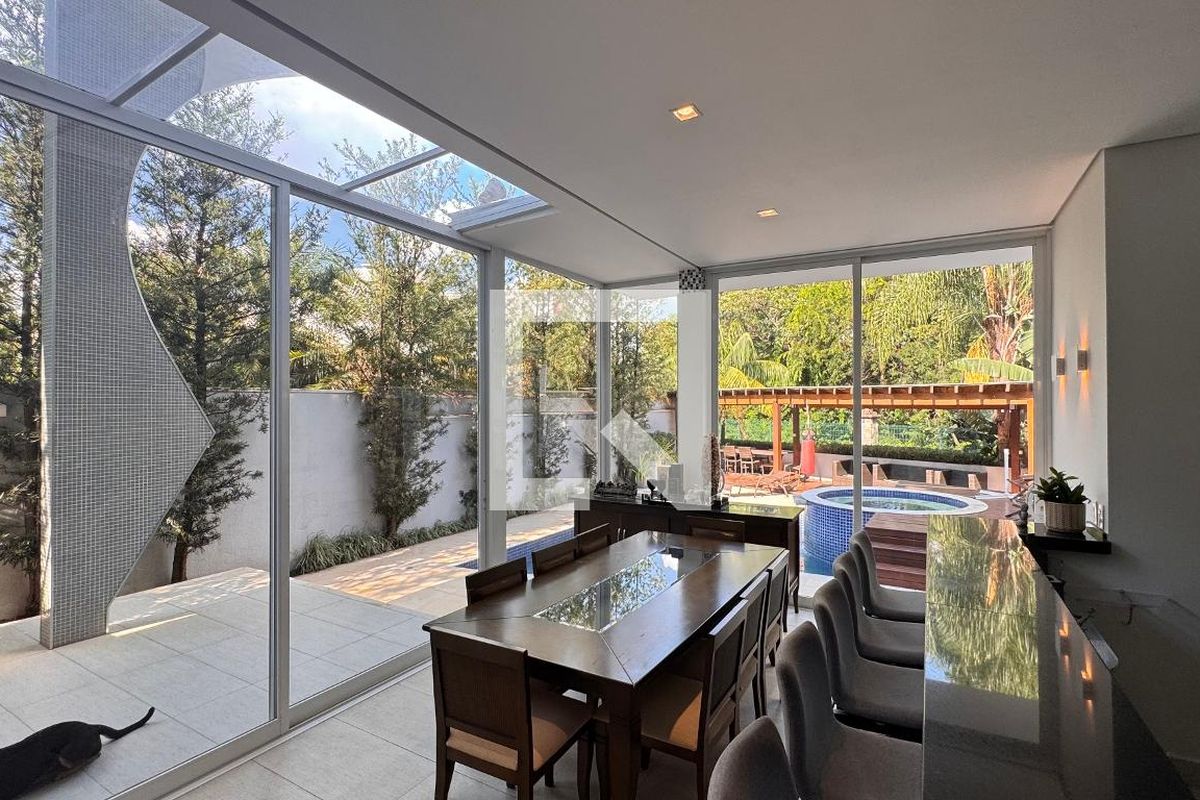 Casa à Venda - Swiss Park, 3 Quartos,  317 m2 em , Campinas - sp | SoloBR