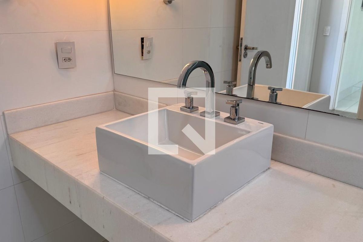 Casa à Venda - Swiss Park, 3 Quartos,  317 m2 em , Campinas - sp | SoloBR