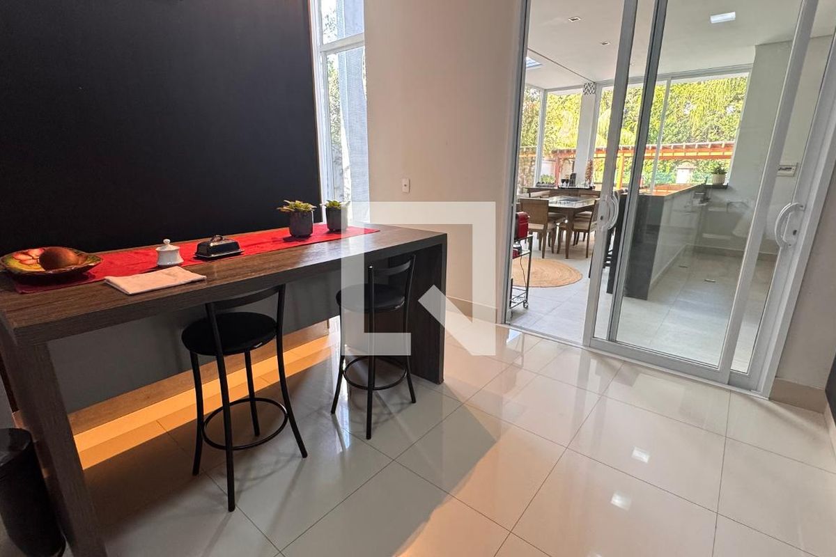 Casa à Venda - Swiss Park, 3 Quartos,  317 m2 em , Campinas - sp | SoloBR