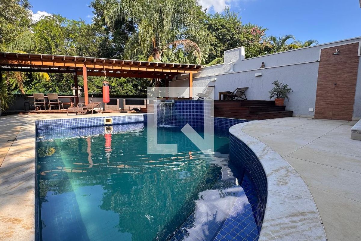 Casa à Venda - Swiss Park, 3 Quartos,  317 m2 em , Campinas - sp | SoloBR