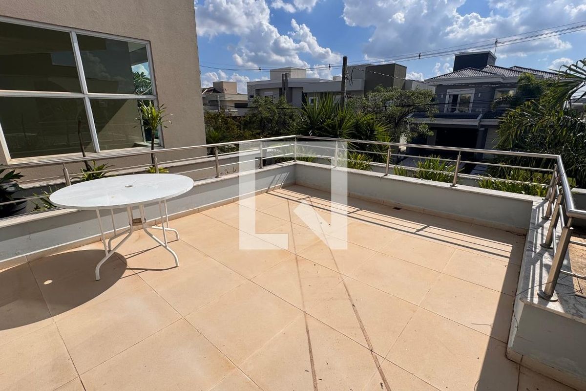 Casa à Venda - Swiss Park, 3 Quartos,  317 m2 em , Campinas - sp | SoloBR