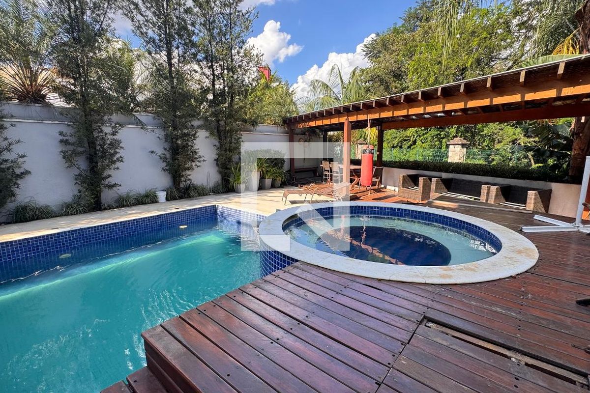 Casa à Venda - Swiss Park, 3 Quartos,  317 m2 em , Campinas - sp | SoloBR