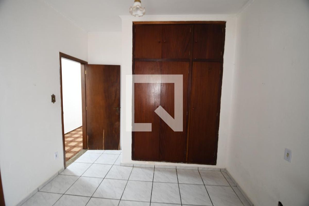 Casa à Venda - Jardim Santana, 3 Quartos,  200 m2 em , Campinas - sp | SoloBR