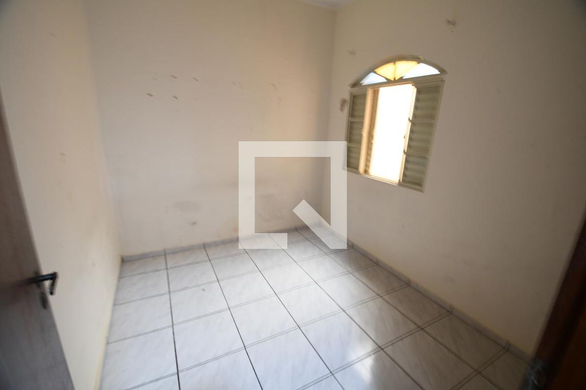 Casa à Venda - Jardim Santana, 3 Quartos,  200 m2 em , Campinas - sp | SoloBR