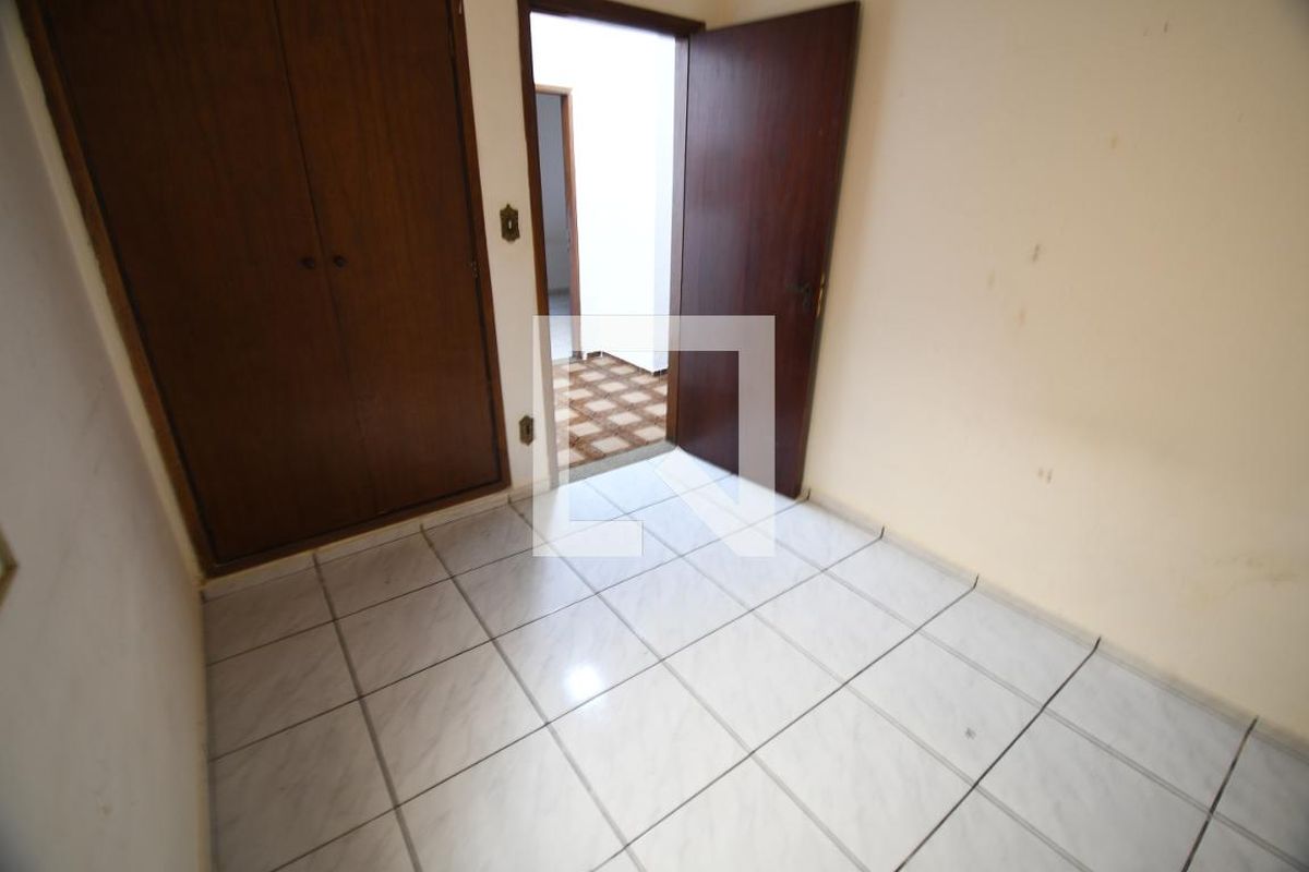 Casa à Venda - Jardim Santana, 3 Quartos,  200 m2 em , Campinas - sp | SoloBR