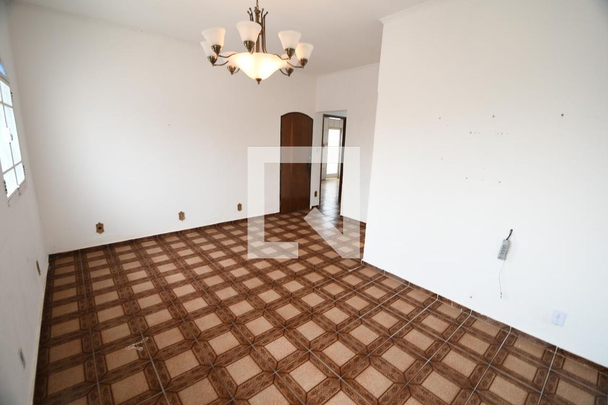 Casa à Venda - Jardim Santana, 3 Quartos,  200 m2 em , Campinas - sp | SoloBR