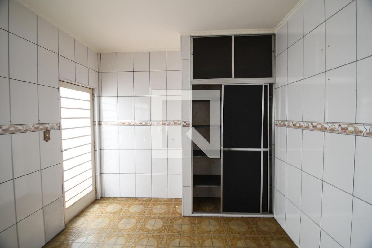 Casa à Venda - Jardim Santana, 3 Quartos,  200 m2 em , Campinas - sp | SoloBR