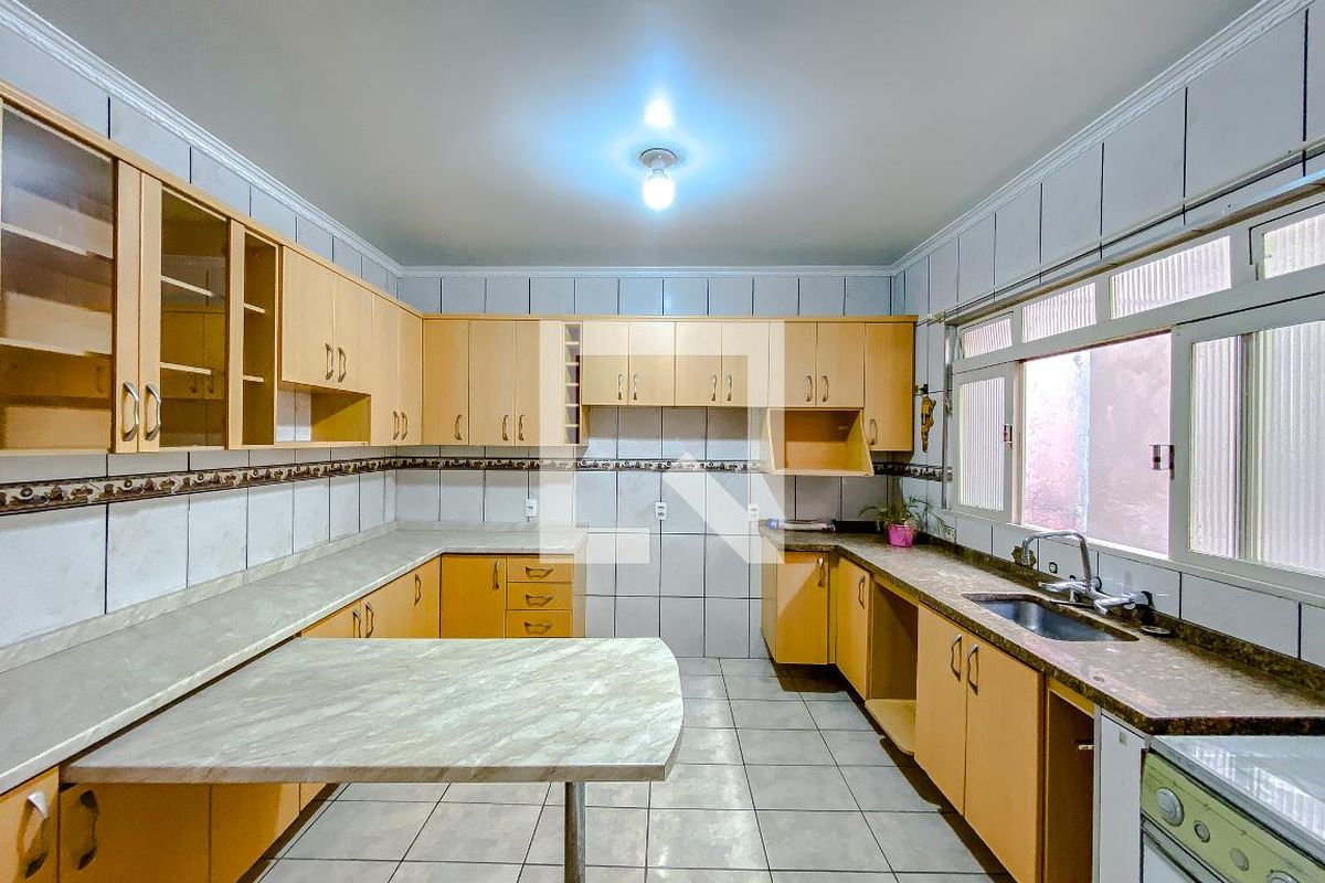 Casa, 4 quartos, 260 m² - Foto 60