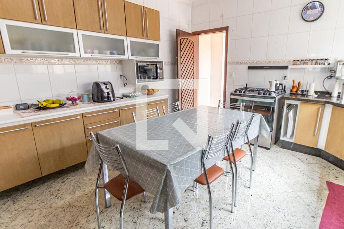 Casa, 3 quartos, 235 m² - Foto 71
