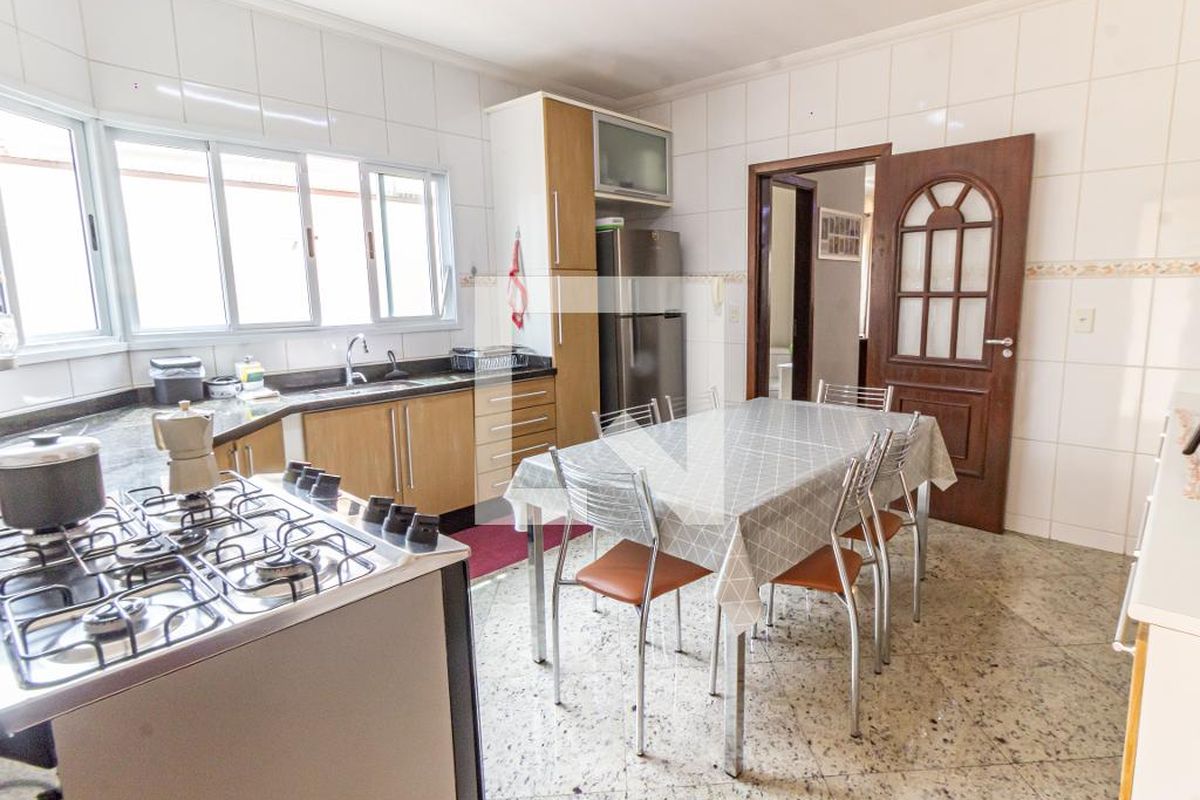 Casa, 3 quartos, 235 m² - Foto 74