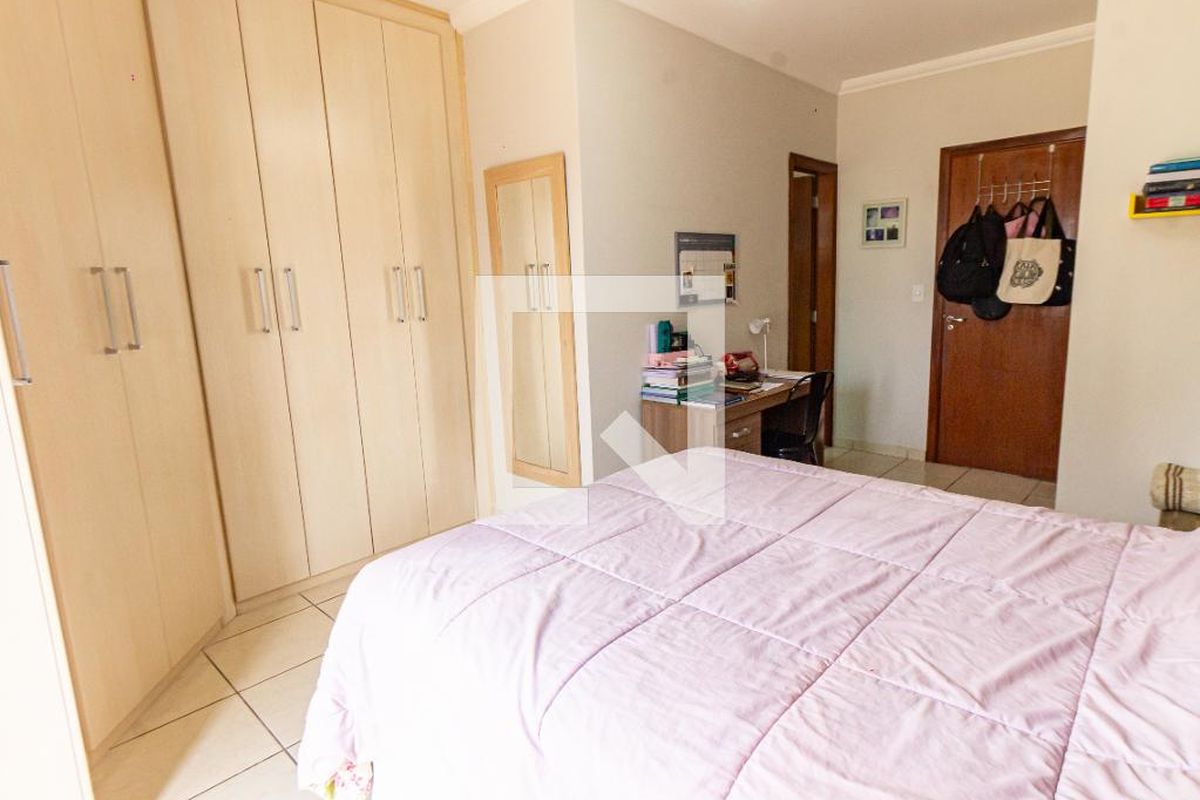 Casa, 3 quartos, 235 m² - Foto 58