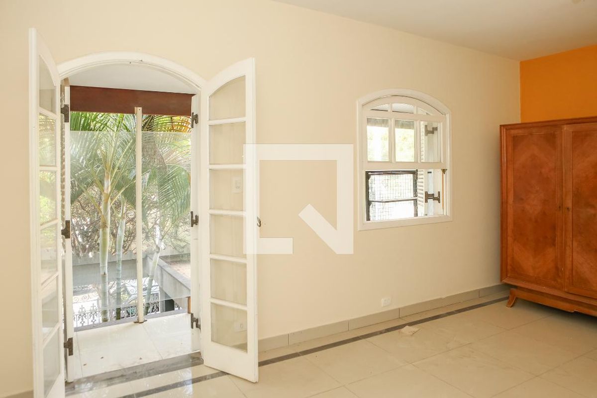 Casa, 3 quartos, 245 m² - Foto 32