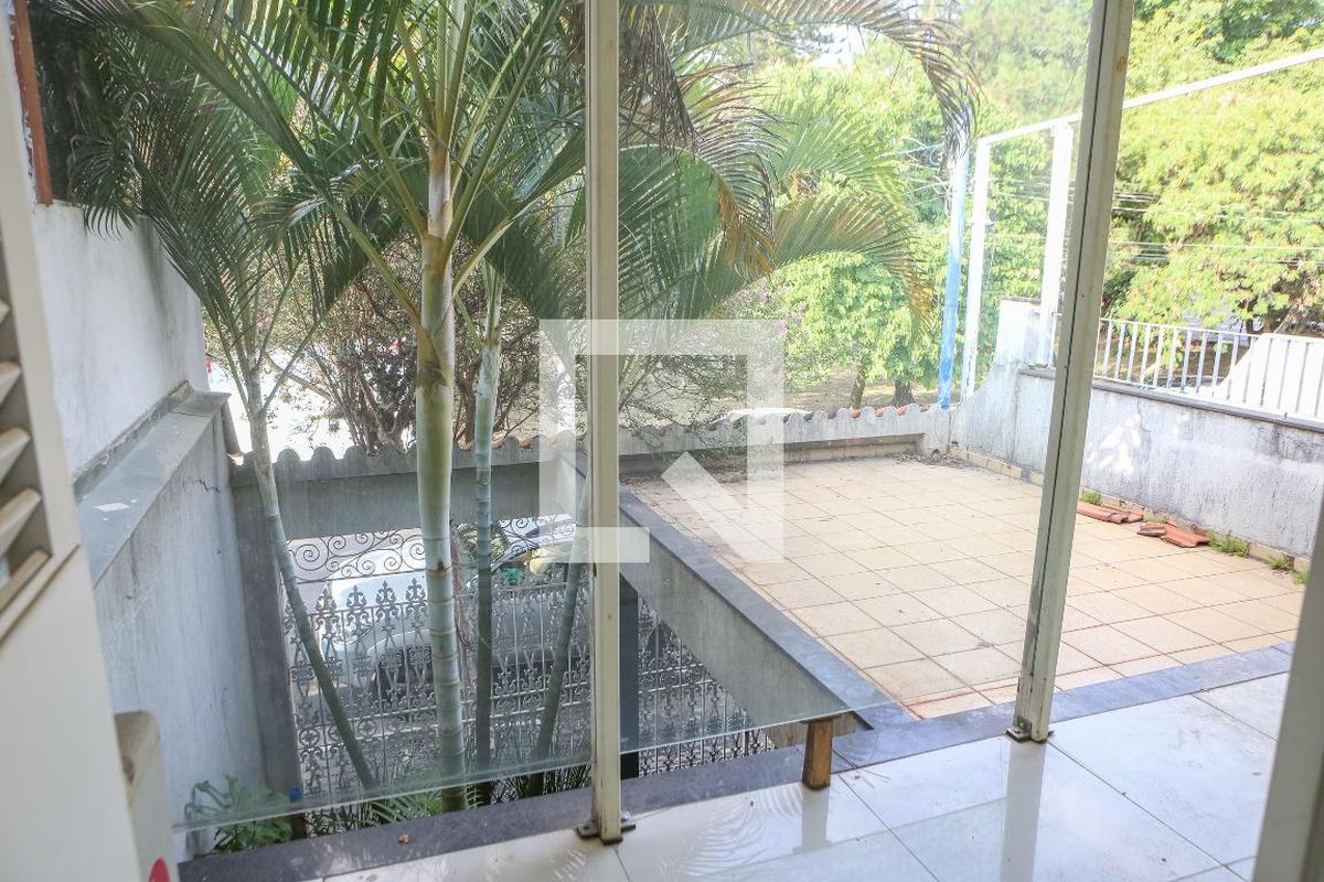 Casa, 3 quartos, 245 m² - Foto 36
