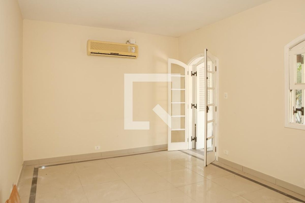 Casa, 3 quartos, 245 m² - Foto 28