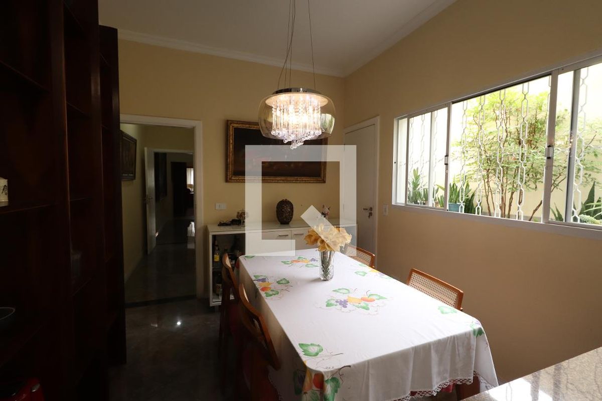 Casa, 3 quartos, 235 m² - Foto 42
