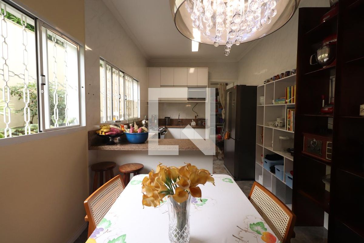 Casa, 3 quartos, 235 m² - Foto 38