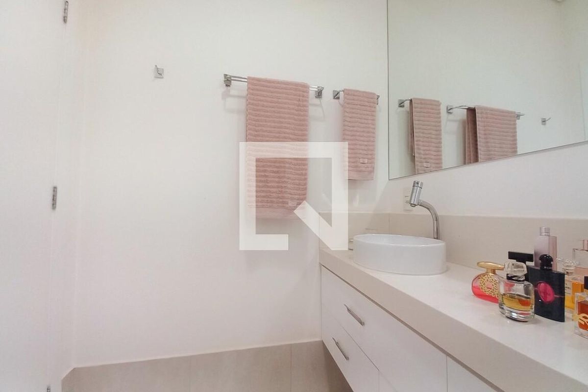 Casa à Venda - Swiss Park, 5 Quartos,  325 m2 em , Campinas - sp | SoloBR