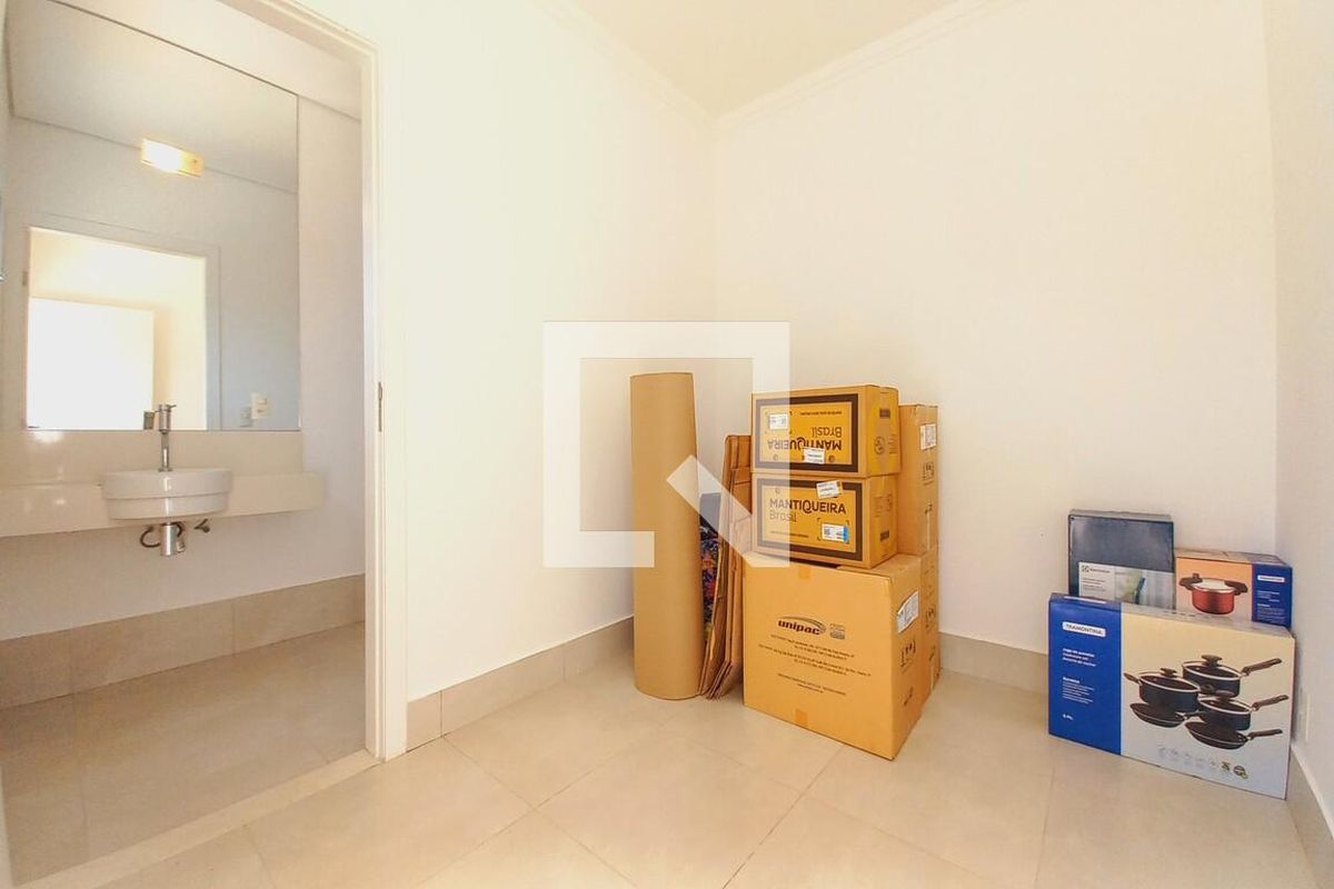 Casa à Venda - Swiss Park, 5 Quartos,  325 m2 em , Campinas - sp | SoloBR