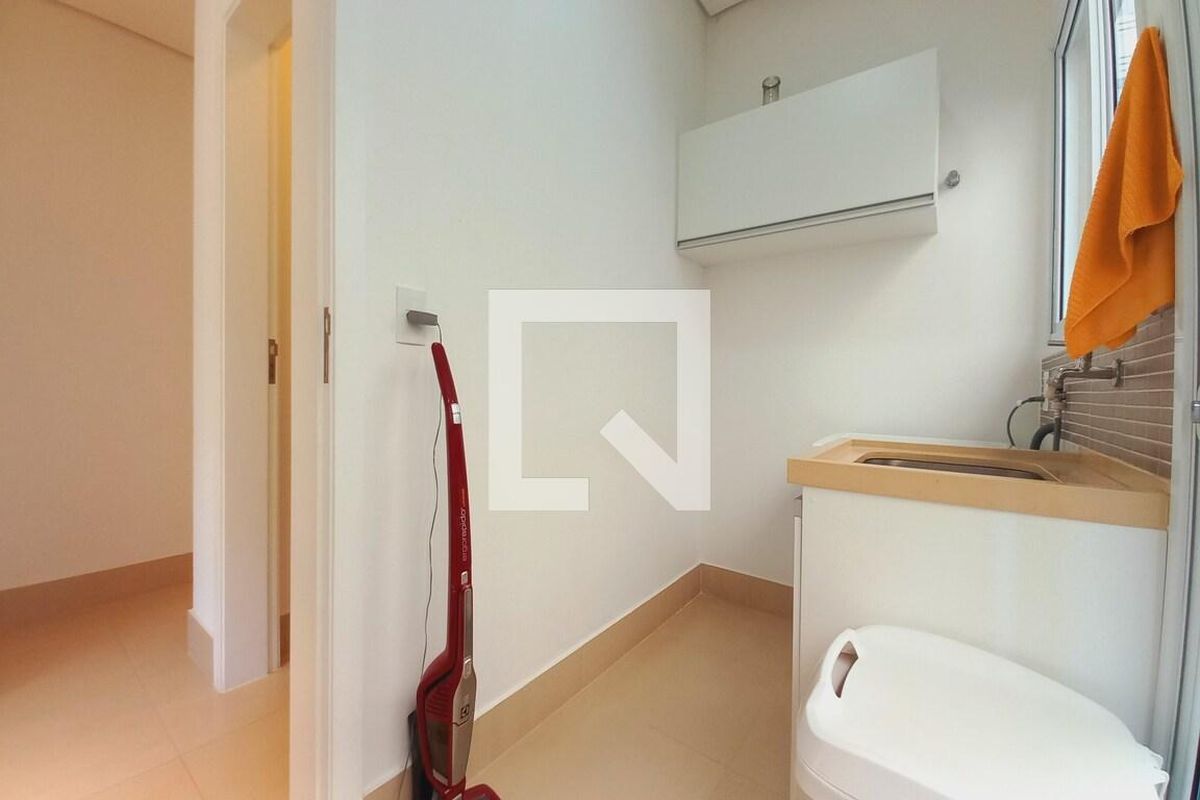 Casa à Venda - Swiss Park, 5 Quartos,  325 m2 em , Campinas - sp | SoloBR