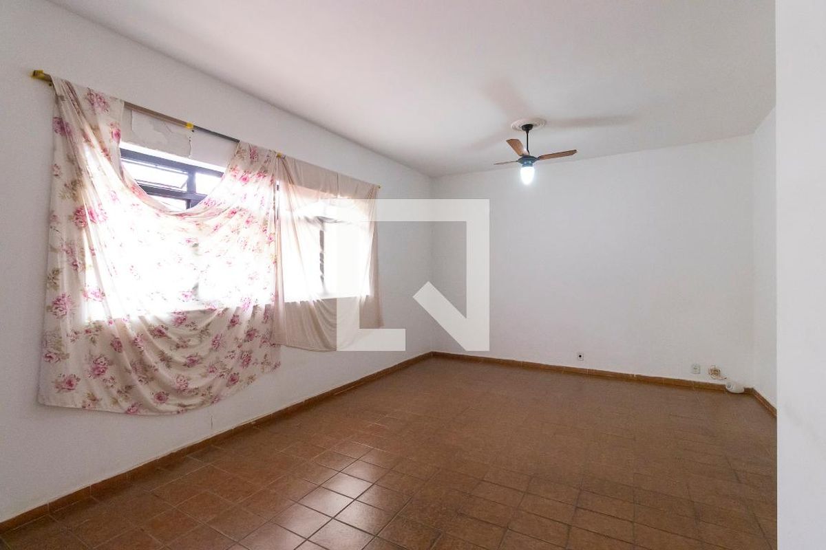 Casa à Venda - Jardim Planalto, 3 Quartos,  174 m2 em , Campinas - sp | SoloBR