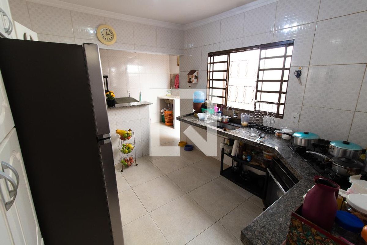 Casa à Venda - Jardim Santana, 2 Quartos,  147 m2 em , Campinas - sp | SoloBR