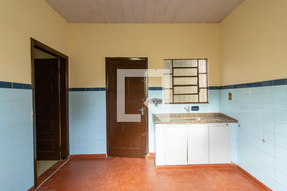 Casa à Venda - Taquaral, 2 Quartos,  250 m2 em , Campinas - sp | SoloBR