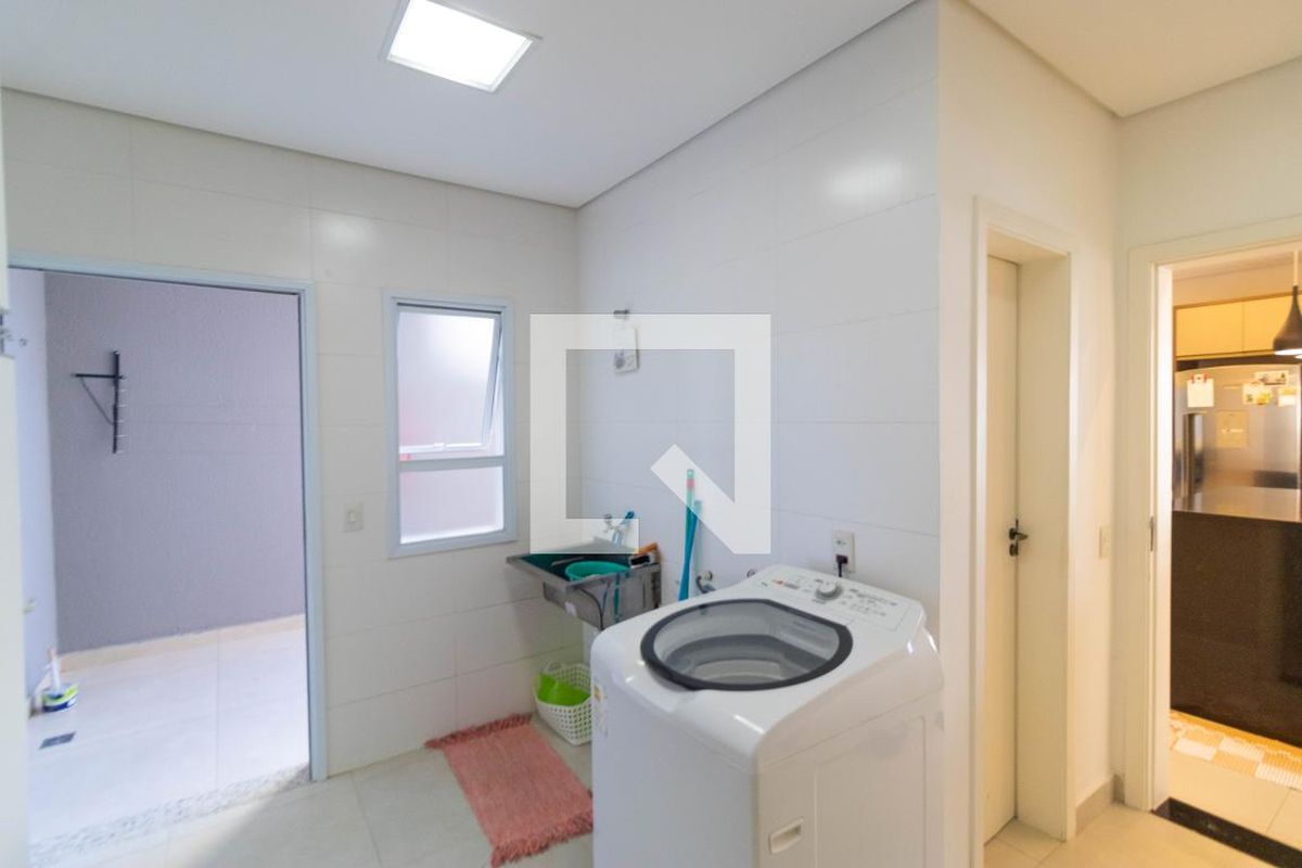 Casa à Venda - Swiss Park, 3 Quartos,  268 m2 em , Campinas - sp | SoloBR