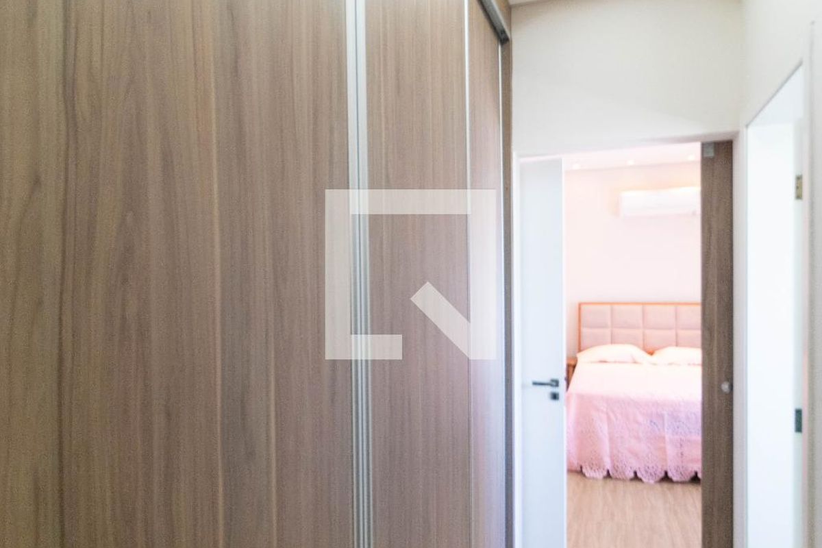 Casa à Venda - Swiss Park, 3 Quartos,  268 m2 em , Campinas - sp | SoloBR