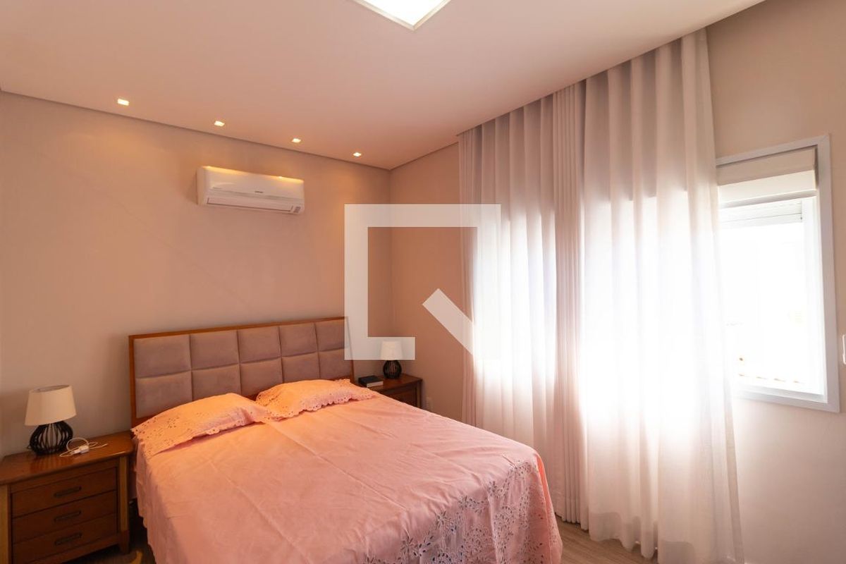 Casa à Venda - Swiss Park, 3 Quartos,  268 m2 em , Campinas - sp | SoloBR