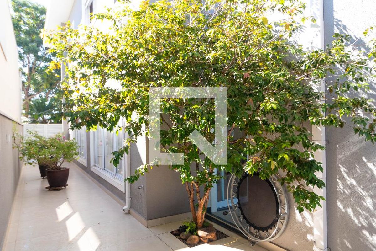 Casa à Venda - Swiss Park, 3 Quartos,  268 m2 em , Campinas - sp | SoloBR